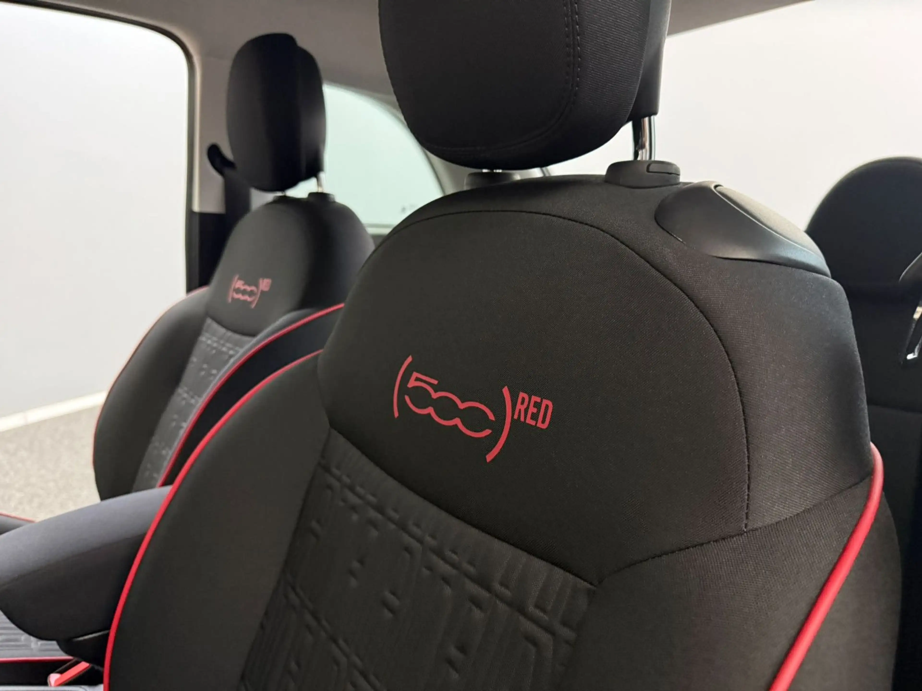Fiat 500e RED UCONNECT*CARPLAY*KAMERA*VIRTUAL*GARANTI — photo 11