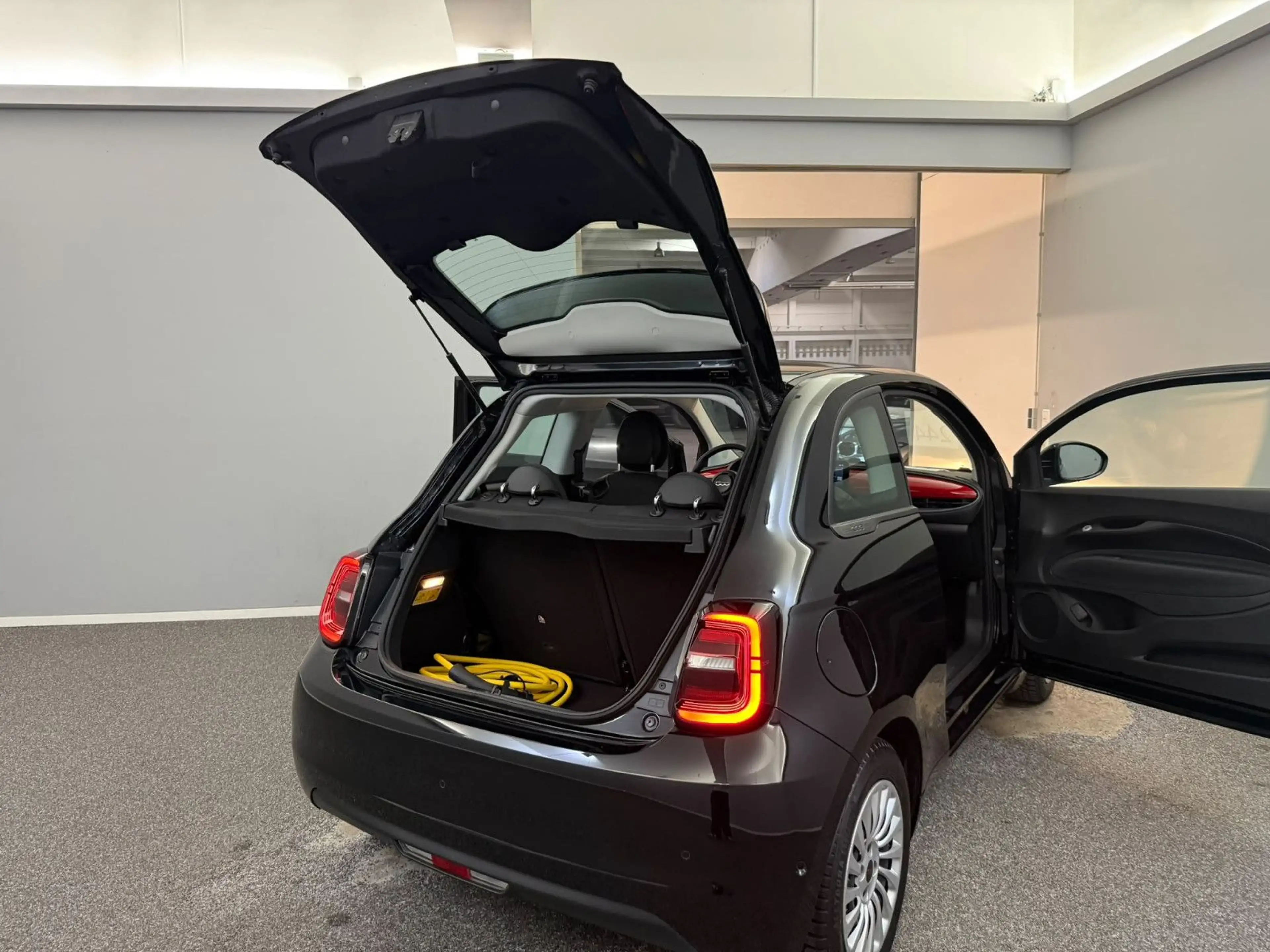 Fiat 500e RED UCONNECT*CARPLAY*KAMERA*VIRTUAL*GARANTI — photo 14
