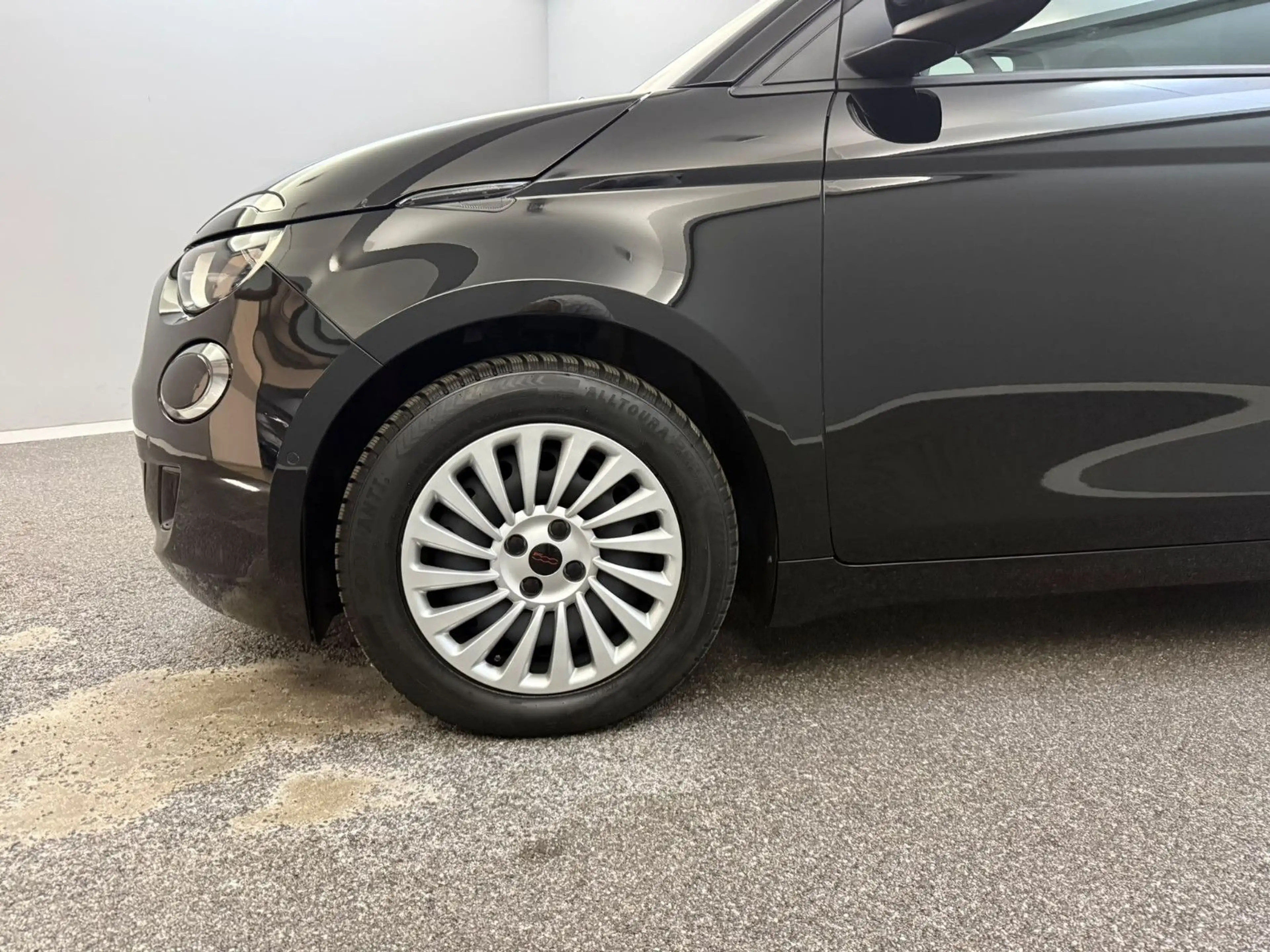 Fiat 500e RED UCONNECT*CARPLAY*KAMERA*VIRTUAL*GARANTI — photo 4
