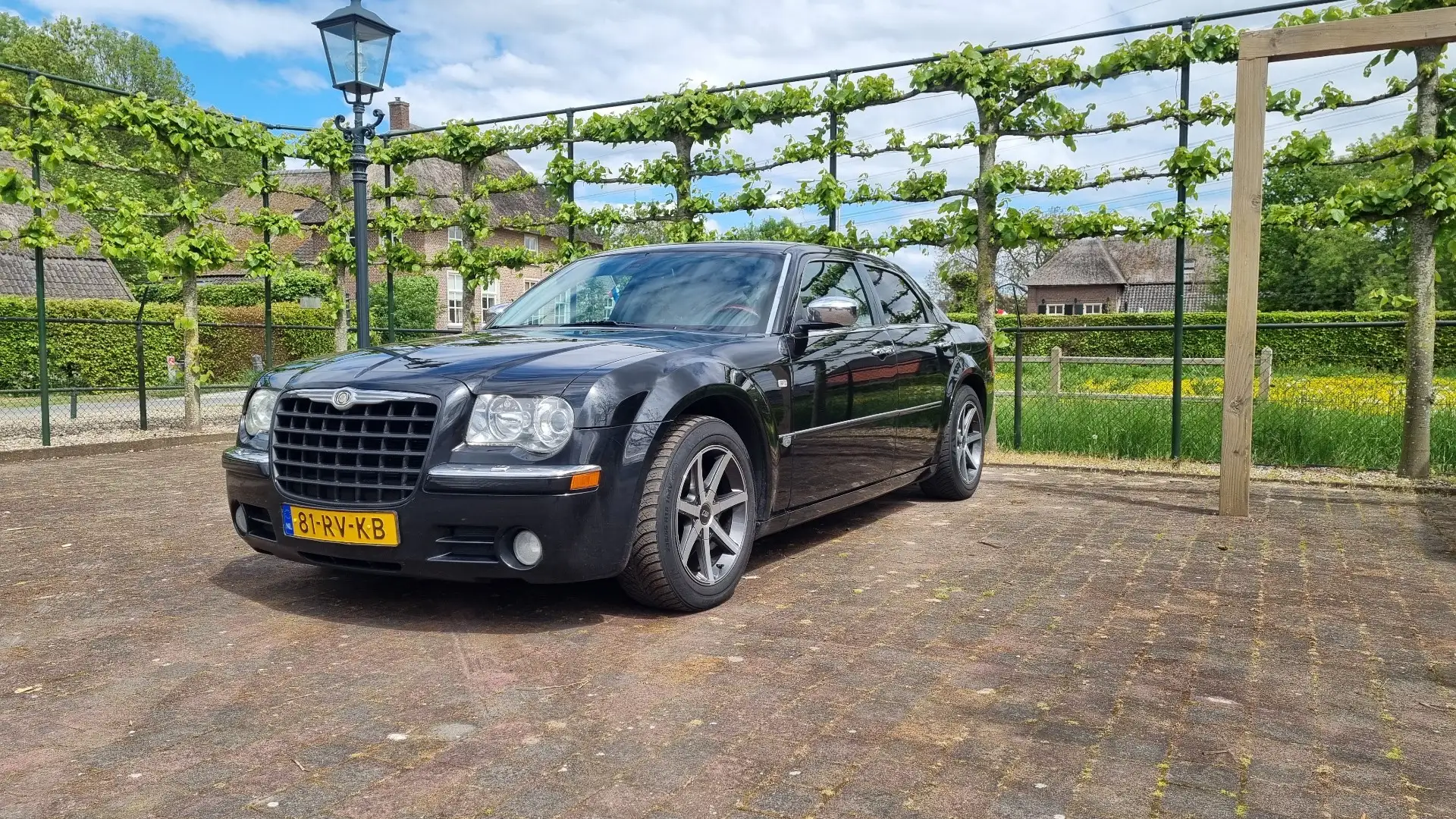 Chrysler 300C 2.7 v6 Zwart - 1