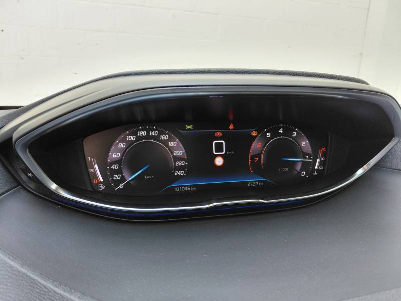 Peugeot 5008 2 1.2 PureTech 96kW S&S Allure Pack — photo 15