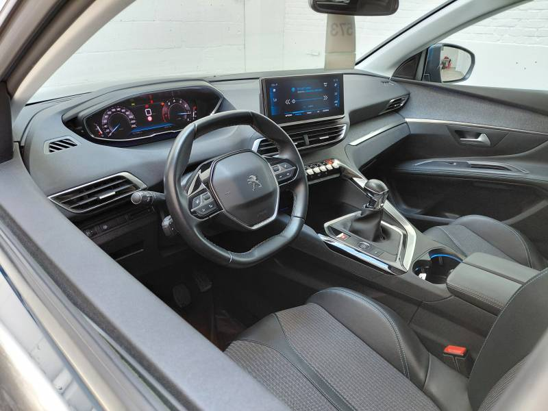 Peugeot 5008 2 1.2 PureTech 96kW S&S Allure Pack — photo 10