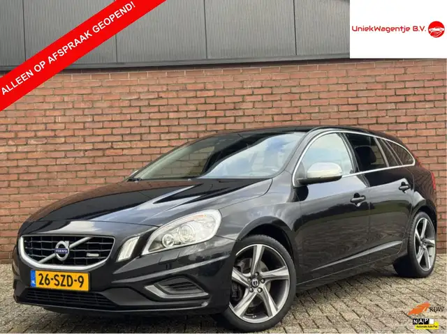 Volvo V60 2.0 T5 R-DESIGN | NL-AUTO! | DEALER OH | TREKHAAK!