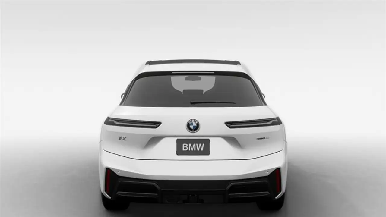 BMW iX снимка BMW iX