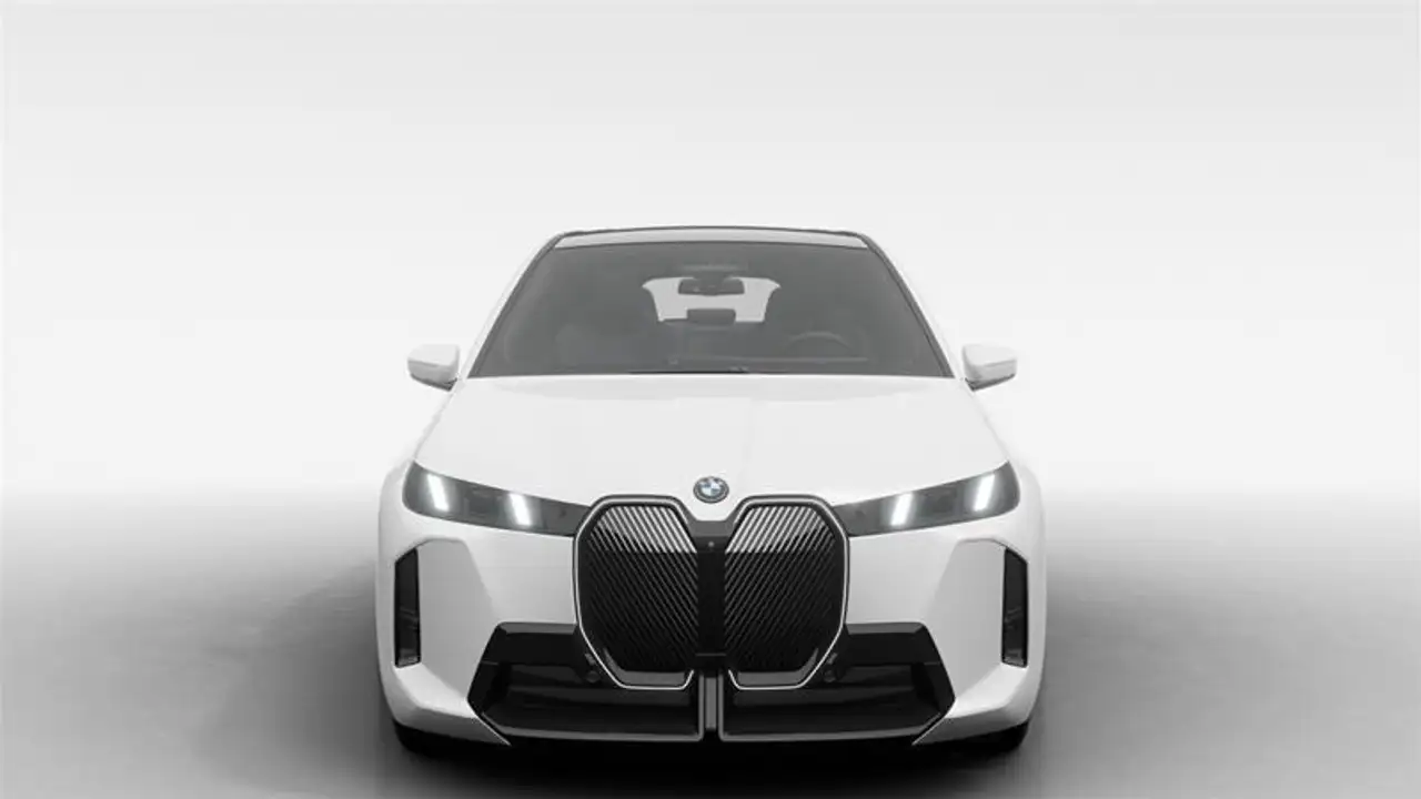 BMW iX снимка BMW iX