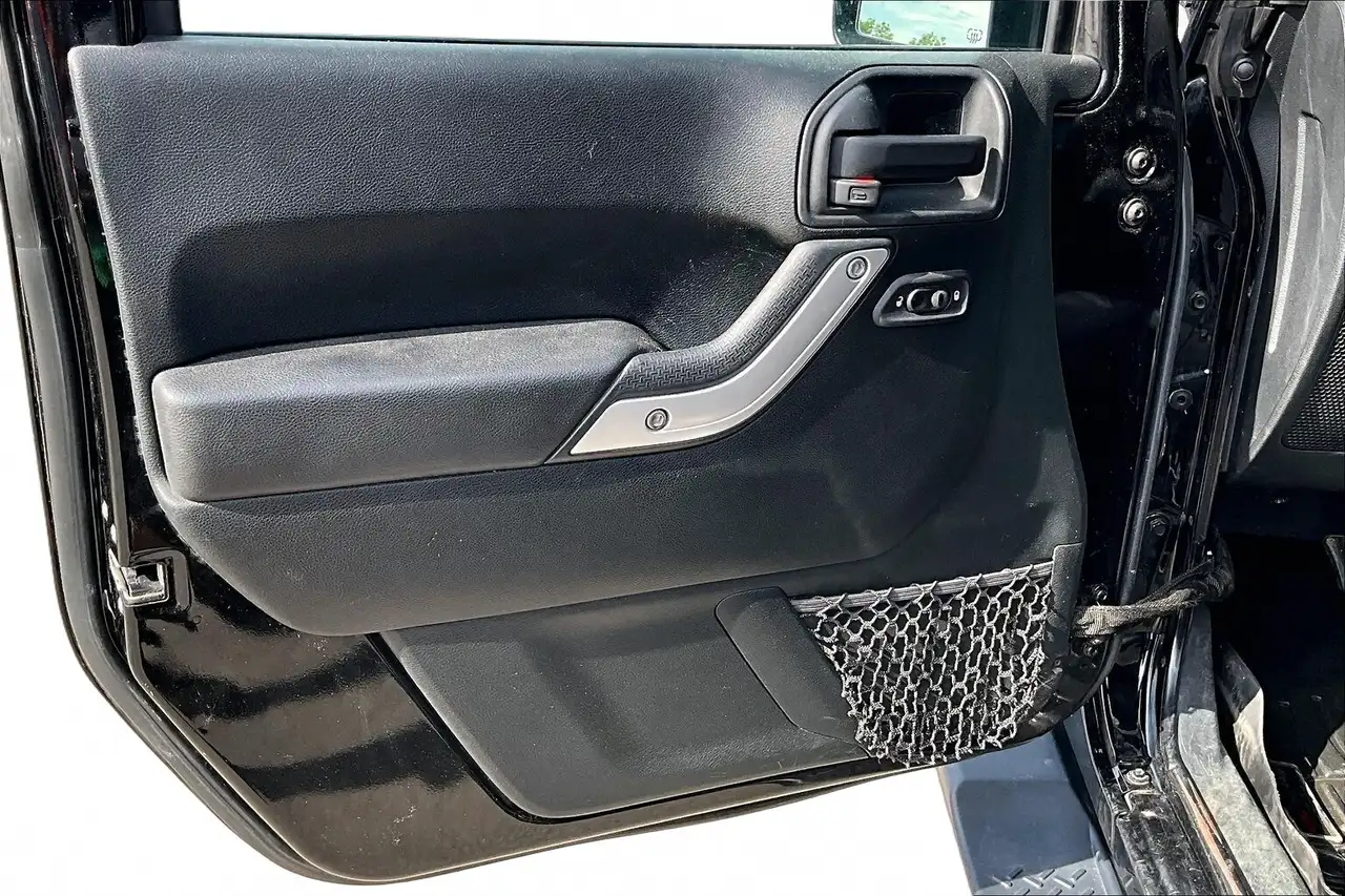Jeep Wrangler снимка Jeep Wrangler