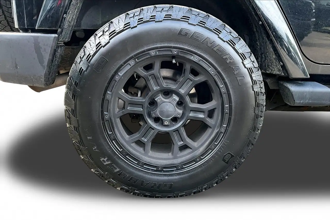 Jeep Wrangler снимка Jeep Wrangler