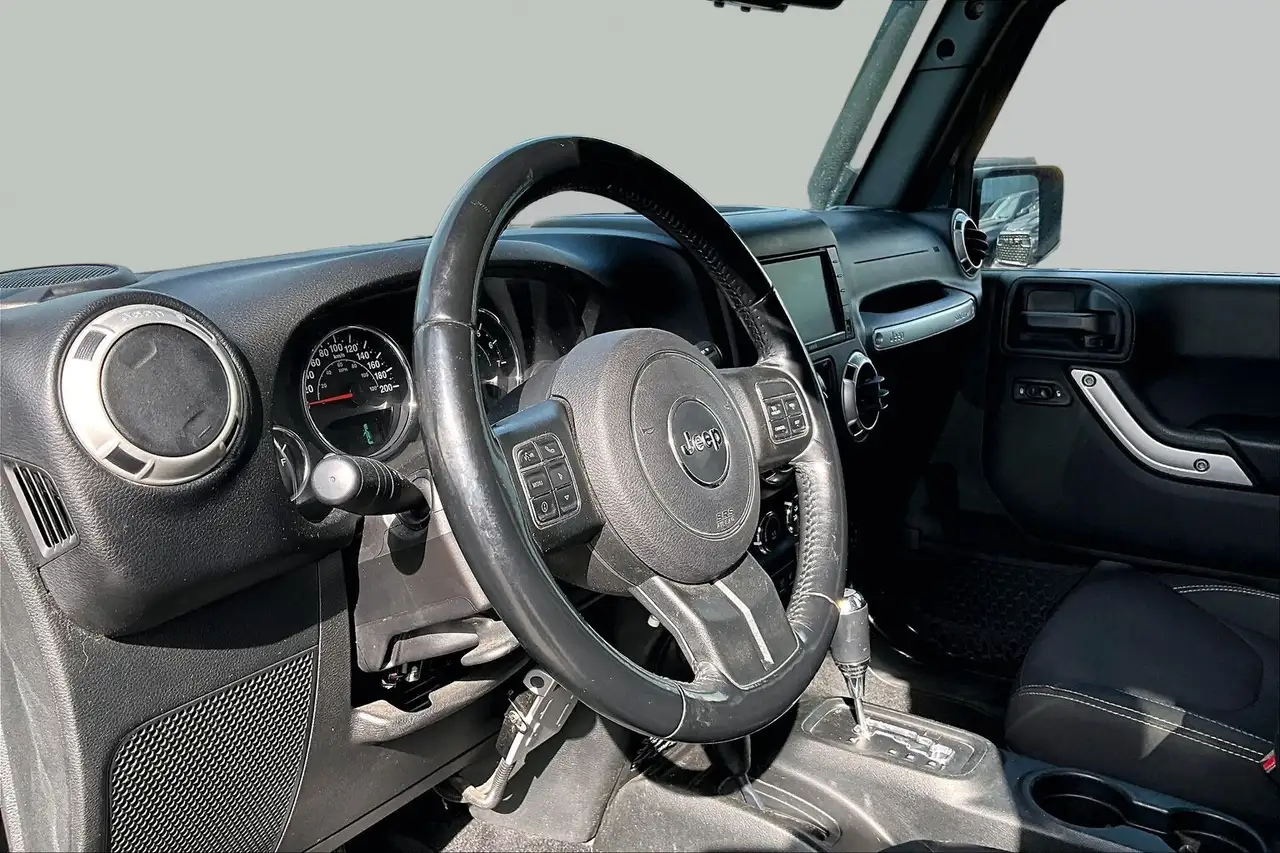 Jeep Wrangler снимка Jeep Wrangler