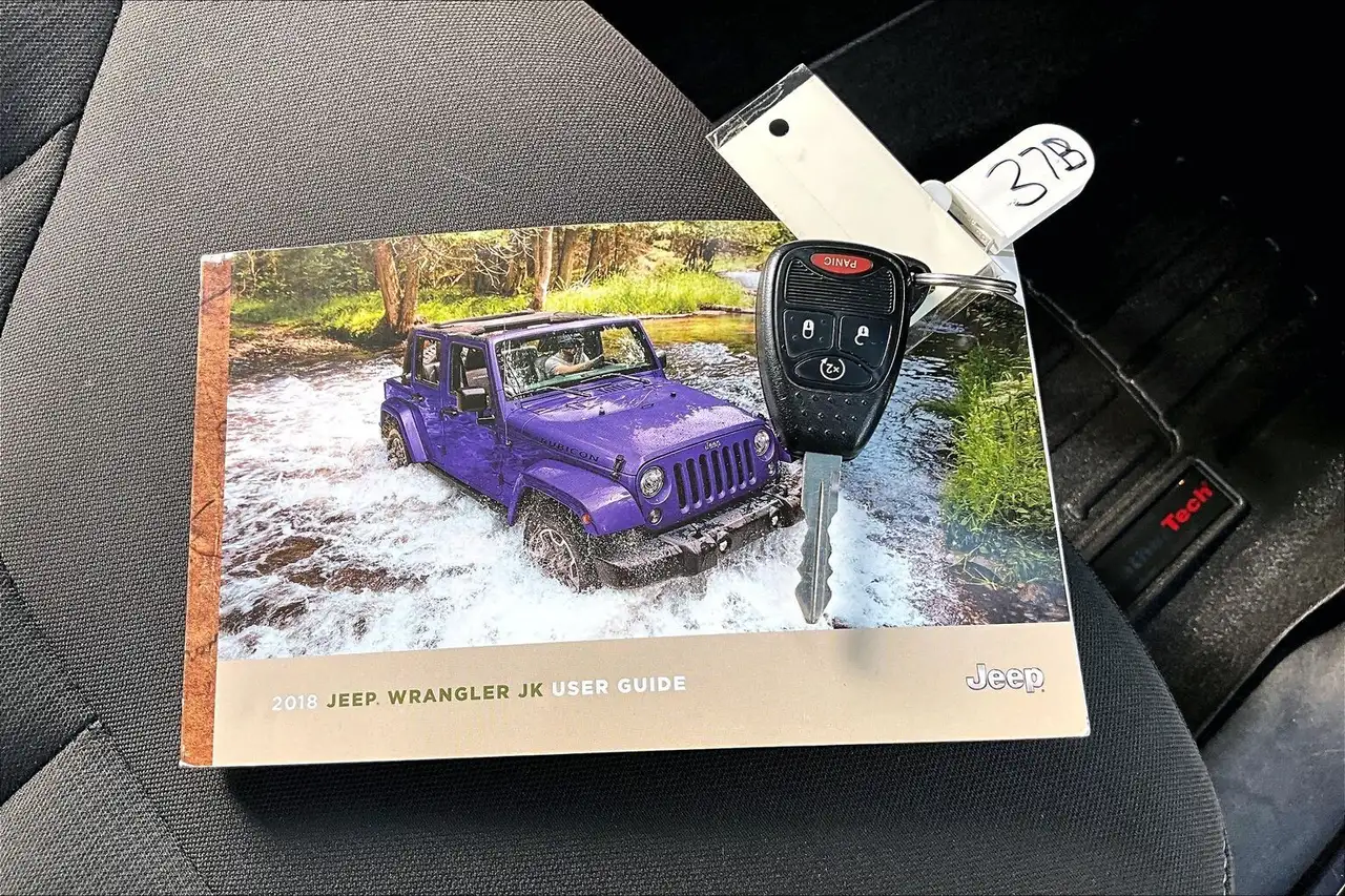 Jeep Wrangler снимка Jeep Wrangler