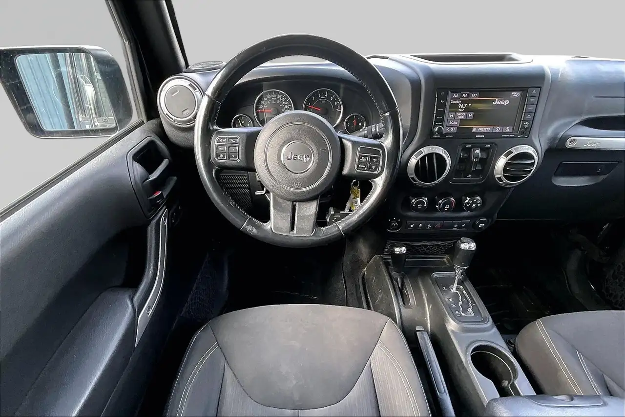Jeep Wrangler снимка Jeep Wrangler
