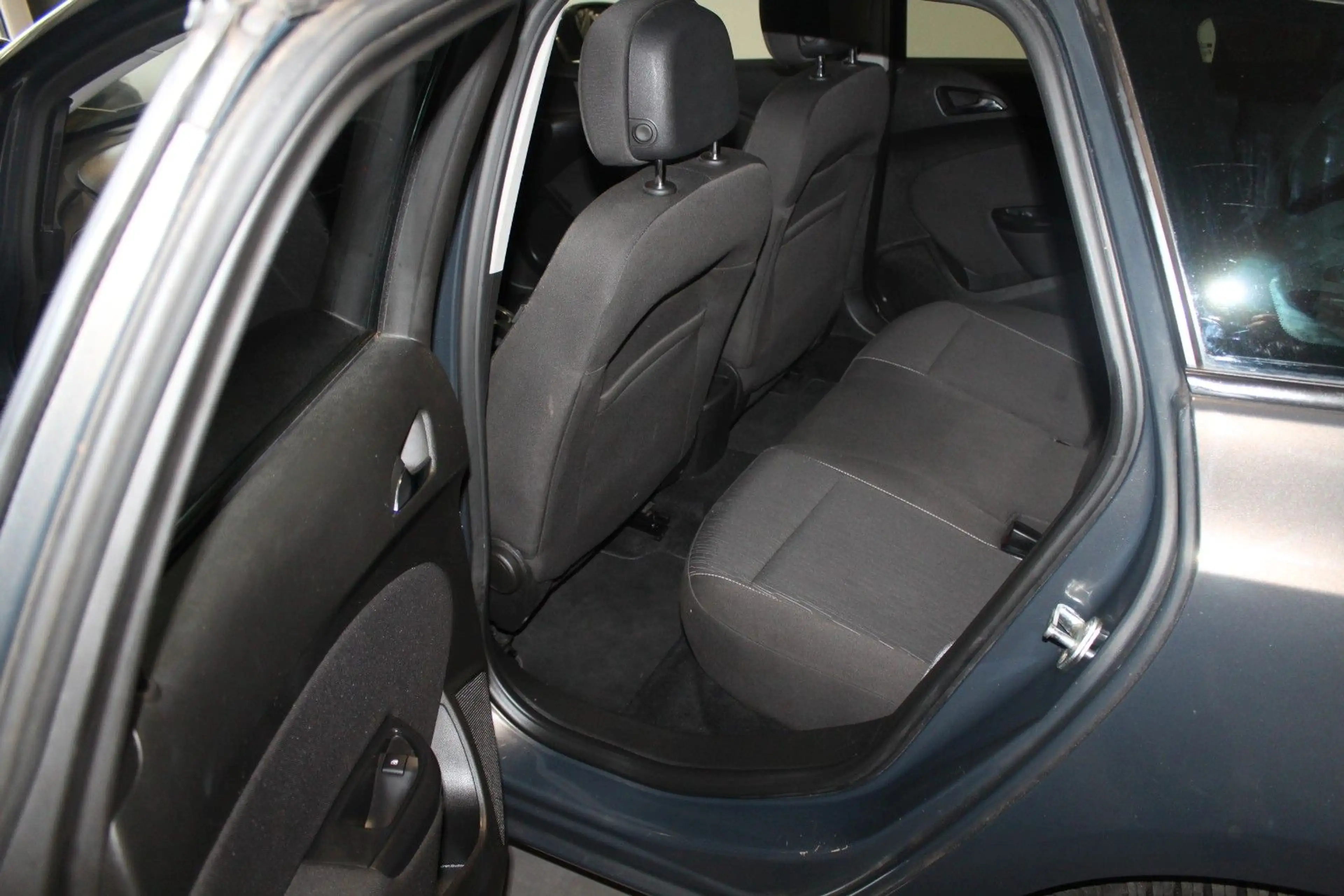 Opel Astra J Sports Tourer Edition — photo 9