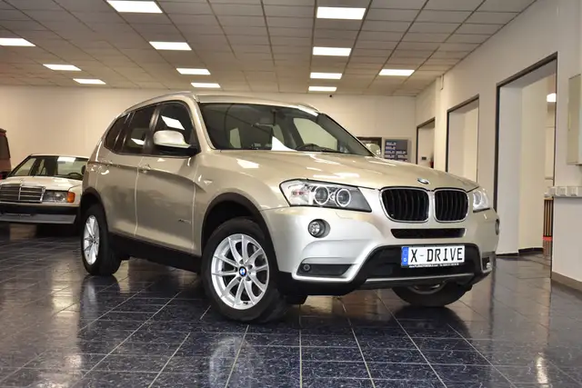 BMW X3 xDrive 20d Aut Nav Xenon Sportsitze Kamer AHK