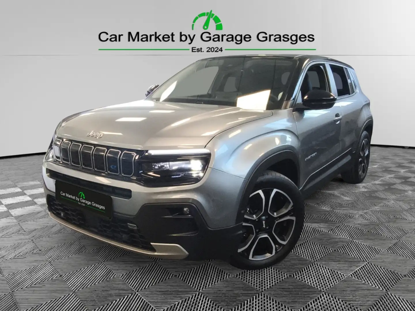 Jeep Avenger 54 kWh Summit My23 Grau - 1