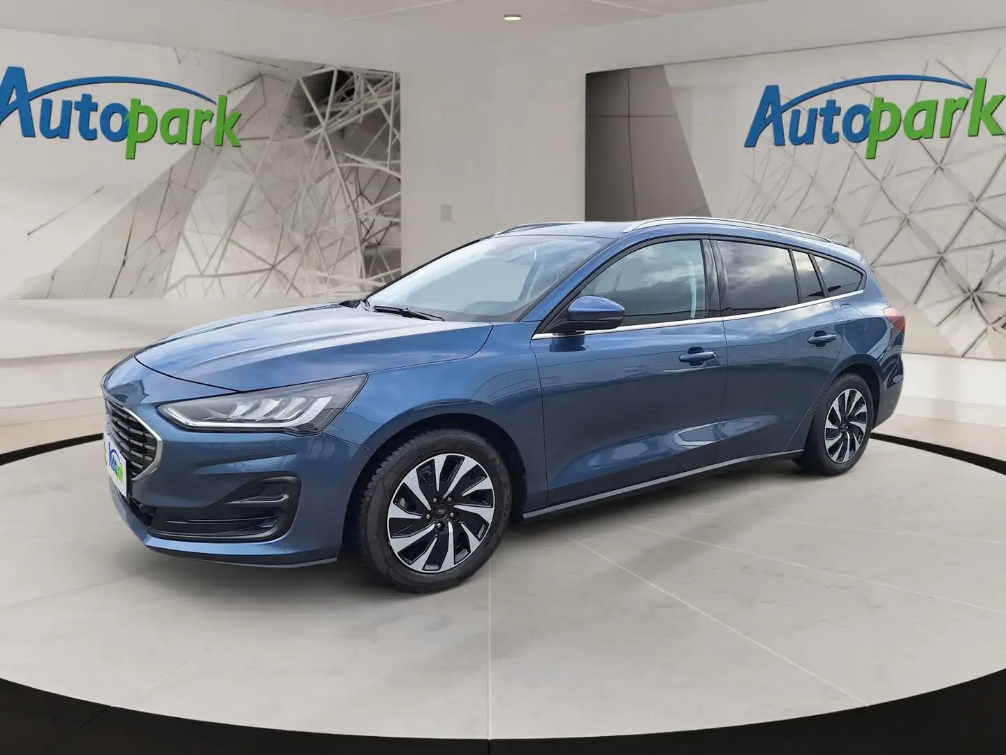 Ford Focus Titanium X Turnier 1,0 125PS Blau - 1