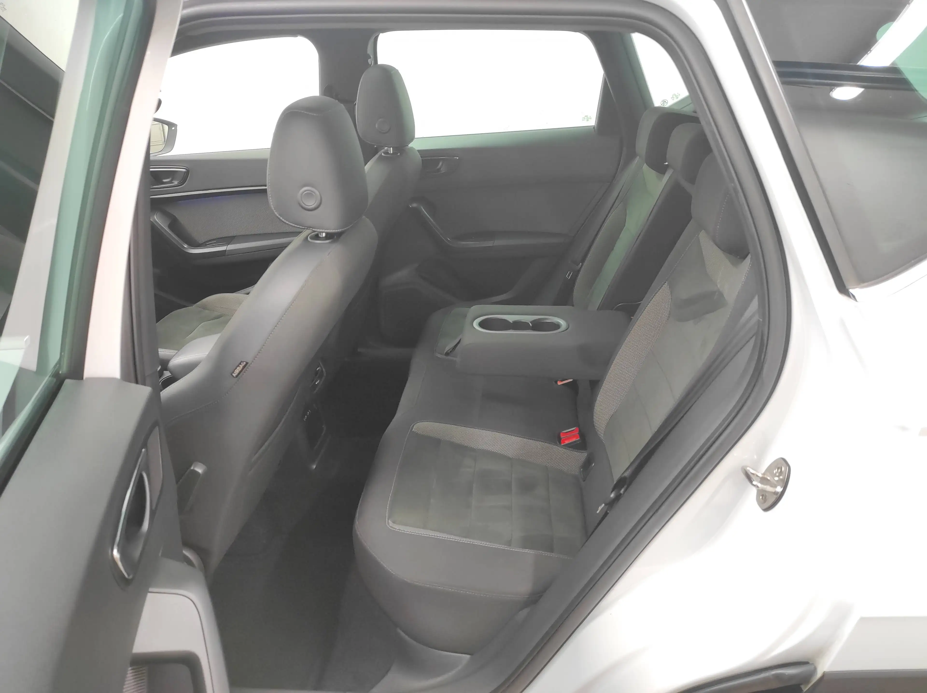 SEAT Ateca 1.5 TSI LED NAVI EURO-6 KAMERA BC TEMP PANO SHZ ZV — photo 11