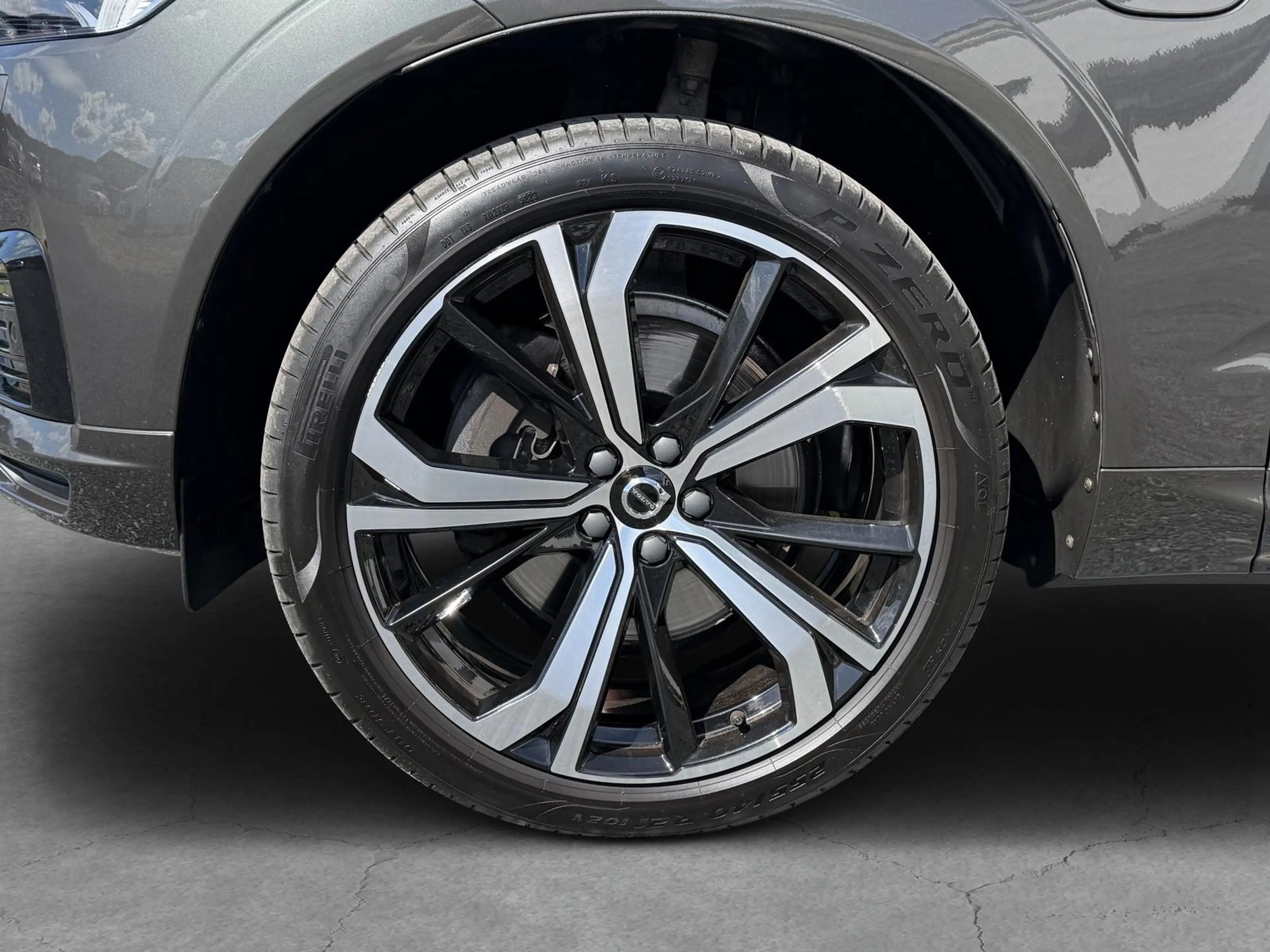Volvo XC60 R Design  Plug-In Hybrid AWD HUD*HARMAN-KAR — photo 3