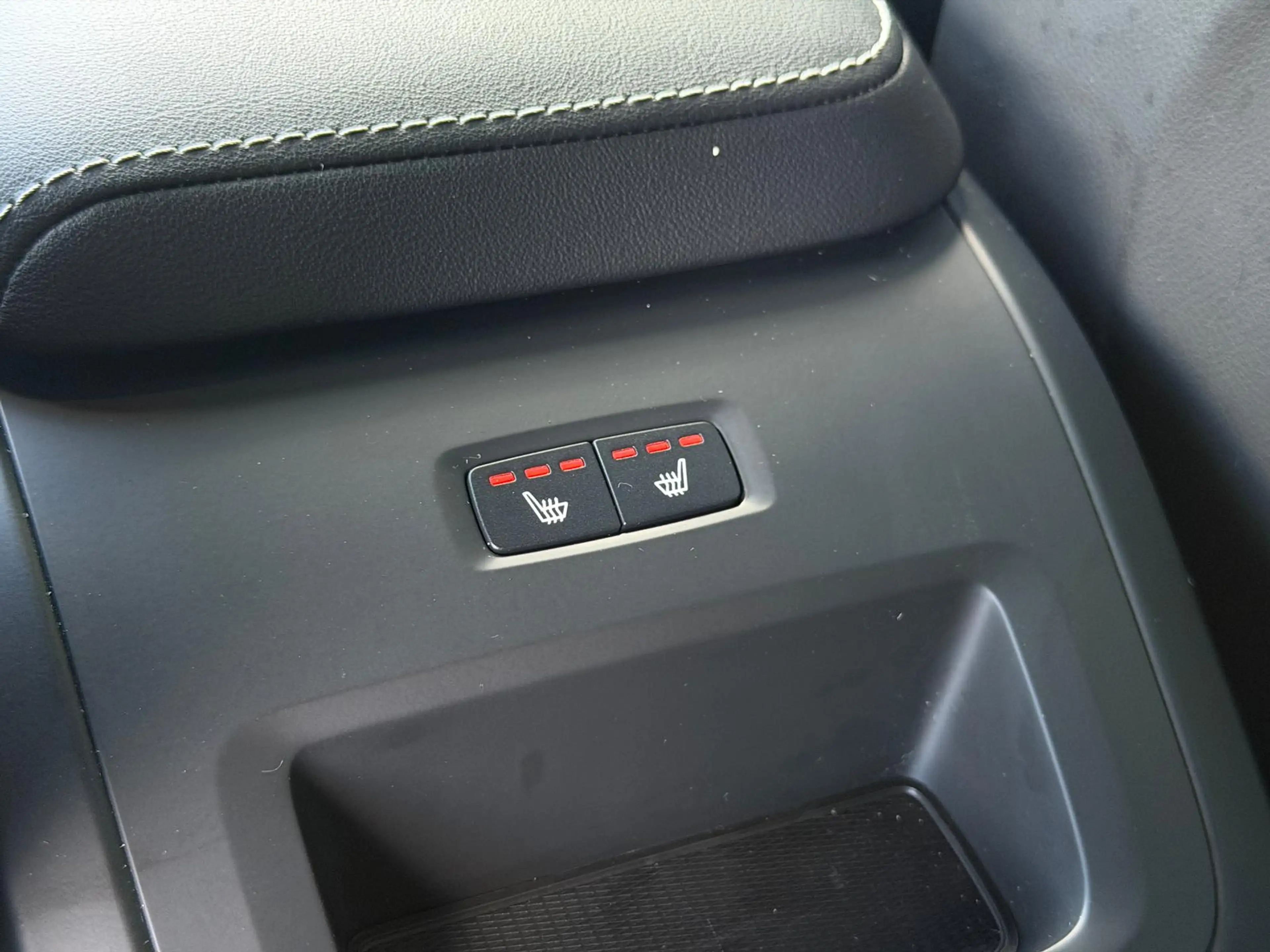 Volvo XC60 R Design  Plug-In Hybrid AWD HUD*HARMAN-KAR — photo 13