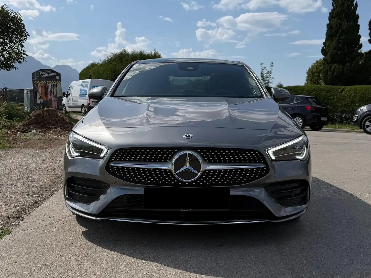 Mercedes-Benz CLA 200 Aut. AMG Line *Panoramadach*LED*Burmester*Keyless* Grau - 2