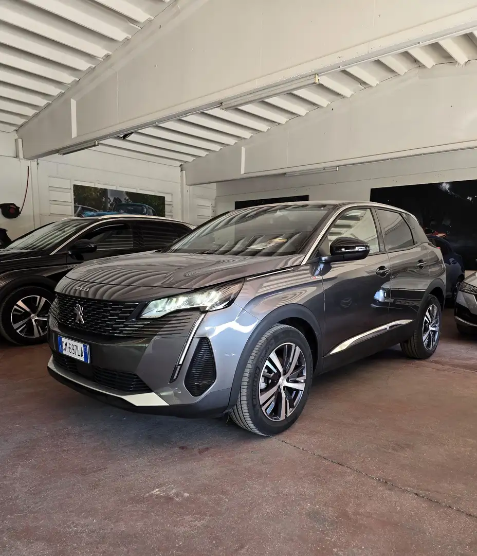 Peugeot 3008 1.5 bluehdi s&s 130cv Grijs - 1