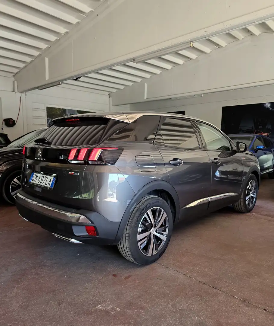 Peugeot 3008 1.5 bluehdi s&s 130cv Grijs - 2