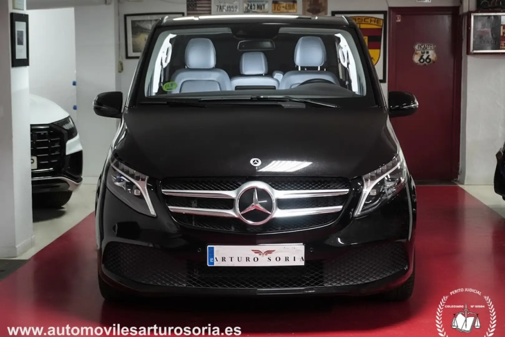 Mercedes-Benz V 300d Extralargo Avantgarde Schwarz - 2