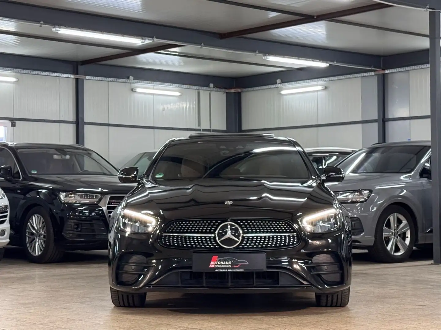 Mercedes-Benz E 300 e Lim. AMG LINE*EXCLSV*SGLD*360*NIGHT*BRMS Schwarz - 2
