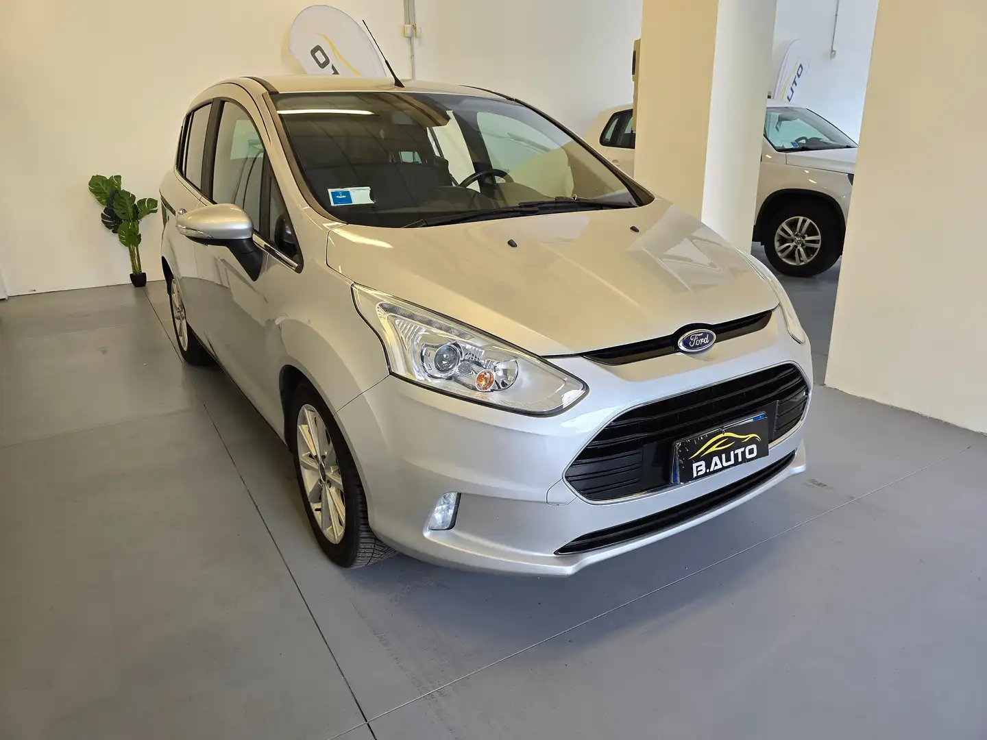 Ford B-Max 1.5 tdci Business 75cv E6 Gümüş rengi - 2