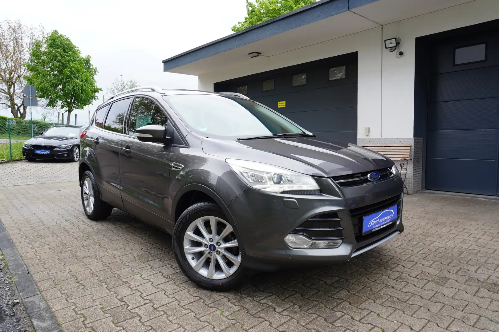 Ford Kuga 1.5 EcoBoost Titanium PANORAMA+tLEDER+PDC+ALU+ZV Grijs - 1