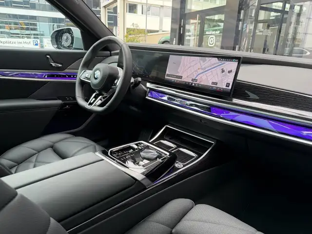 BMW M view 14