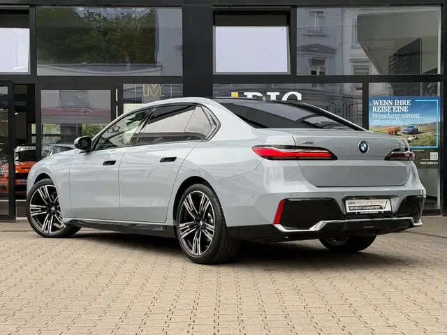 BMW M view 2