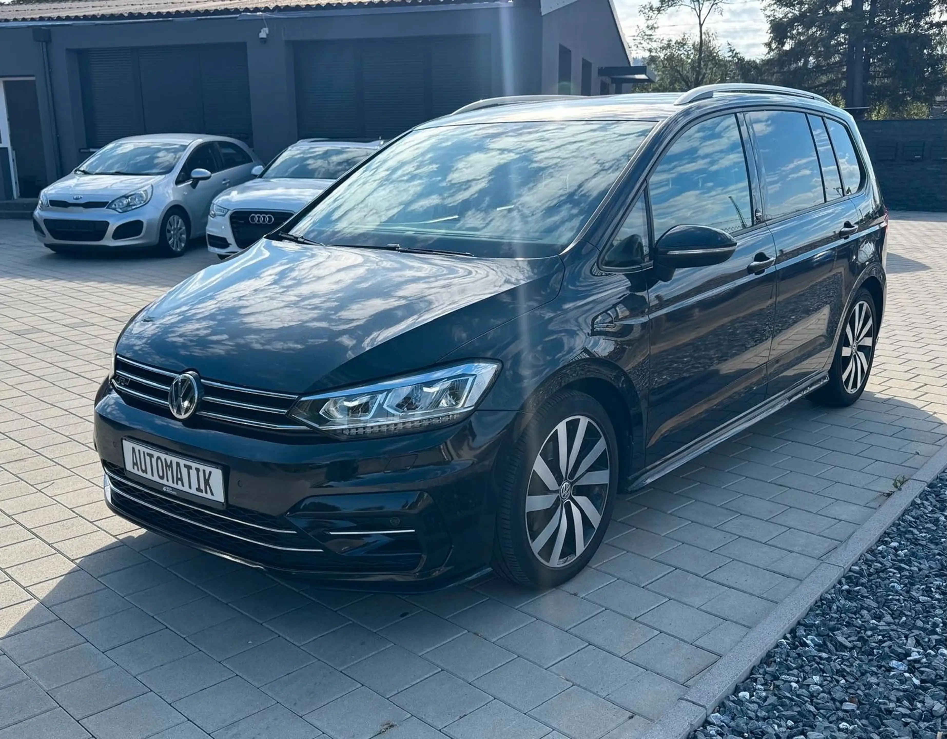 Volkswagen Touran 2.0 TDI DSG SOUND R-Line ACC