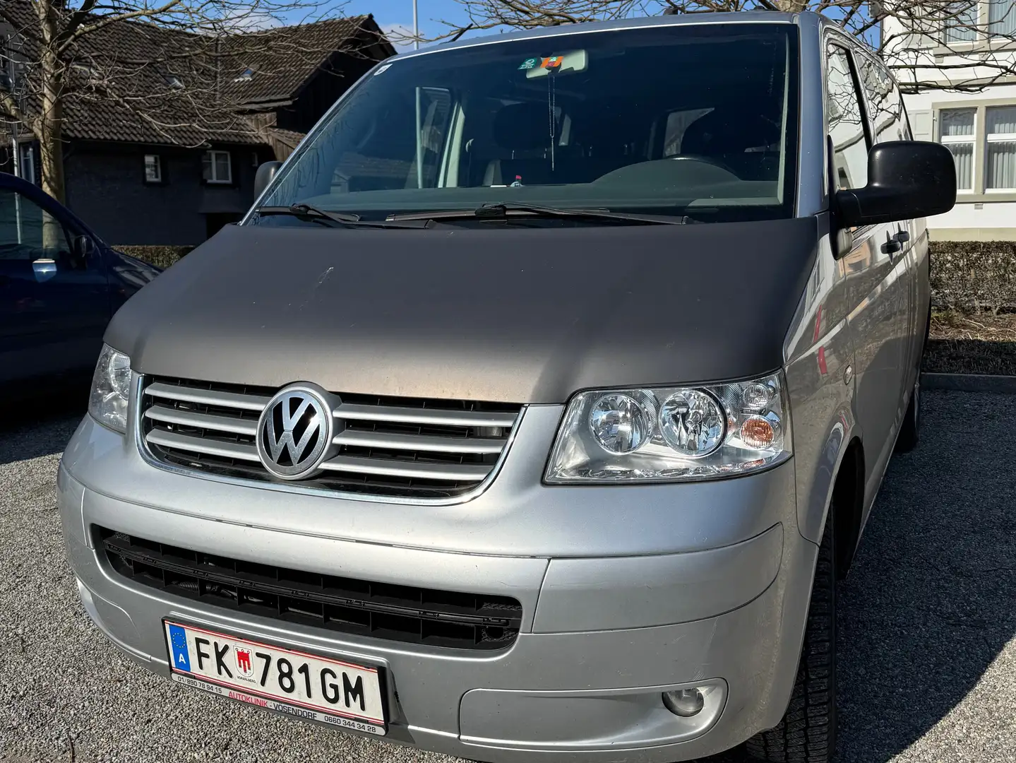 Volkswagen T5 1.9 Tdi Plateado - 1