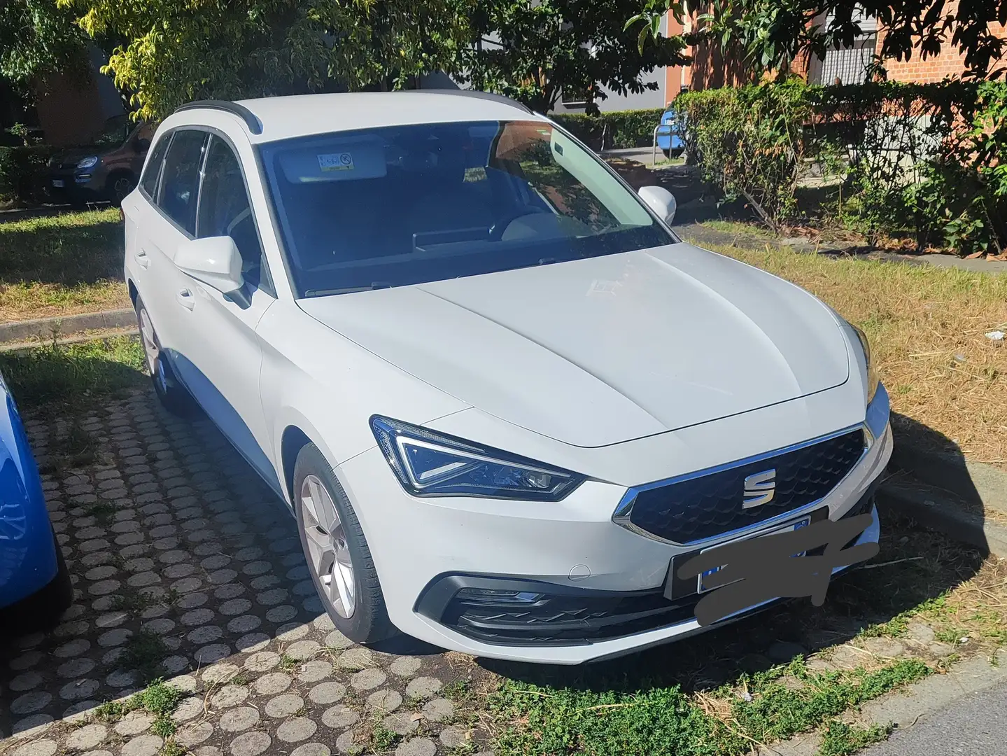 SEAT Leon IV 2022 Sportstourer1.0 etsi 110cv cambio automa Bianco - 1