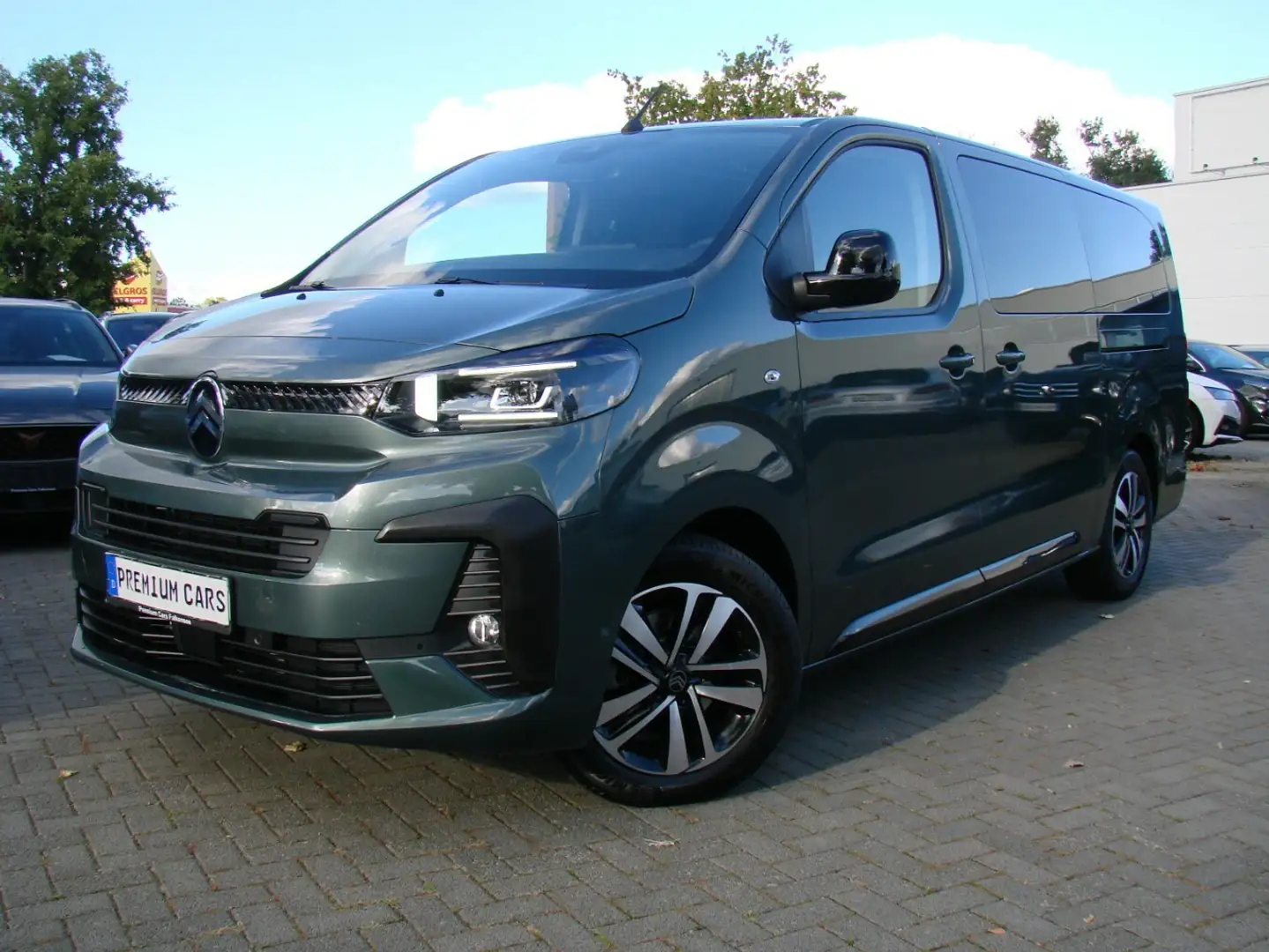 Citroen Spacetourer 2,0 BlueHDi 180 L3H1 Leder Pano Sdthz VIP AHK Vert - 2