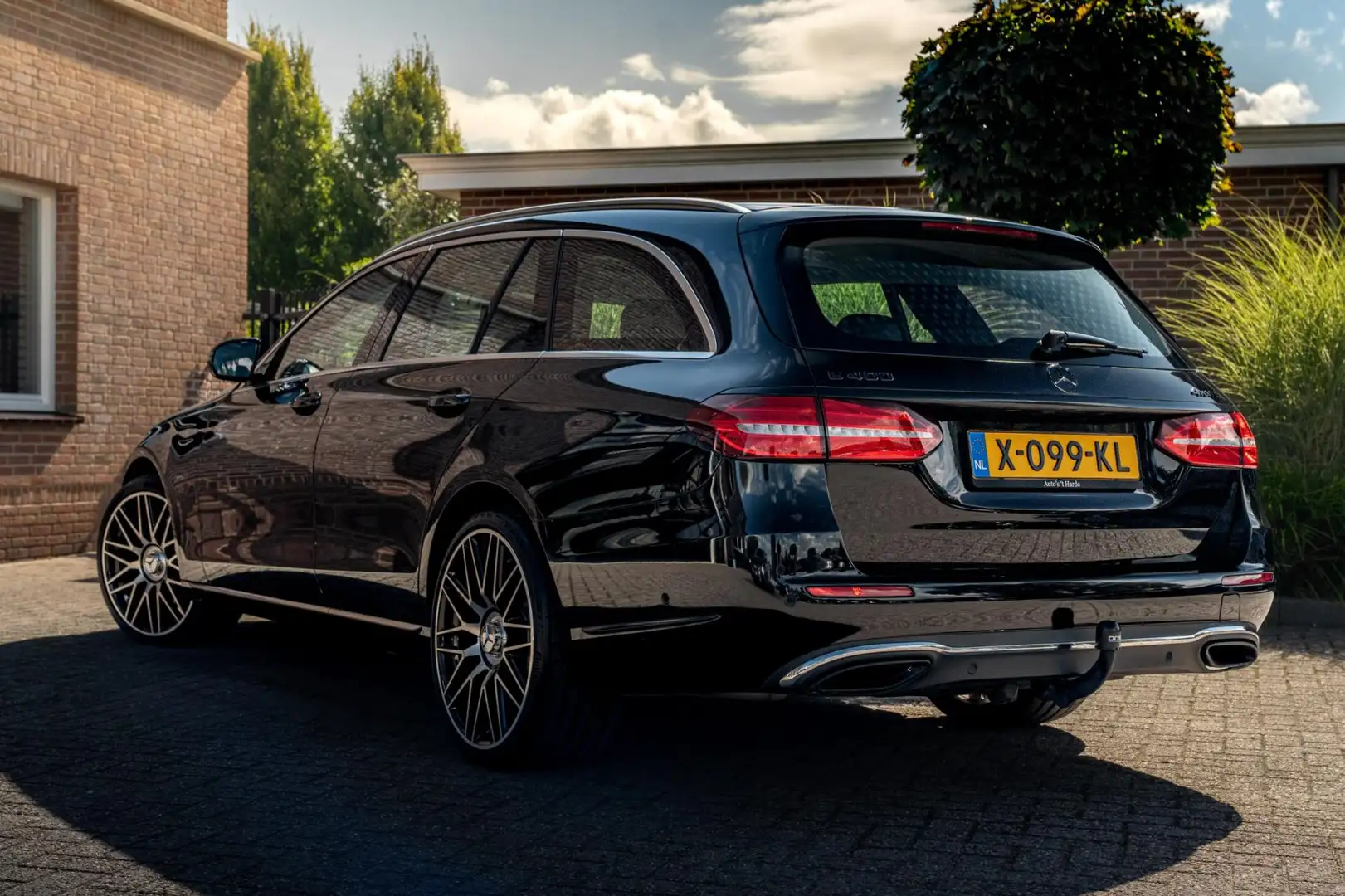 Mercedes-Benz E 400 Estate 4MATIC Premium Plus 333 PK Schuifdak Trekha Zwart - 2