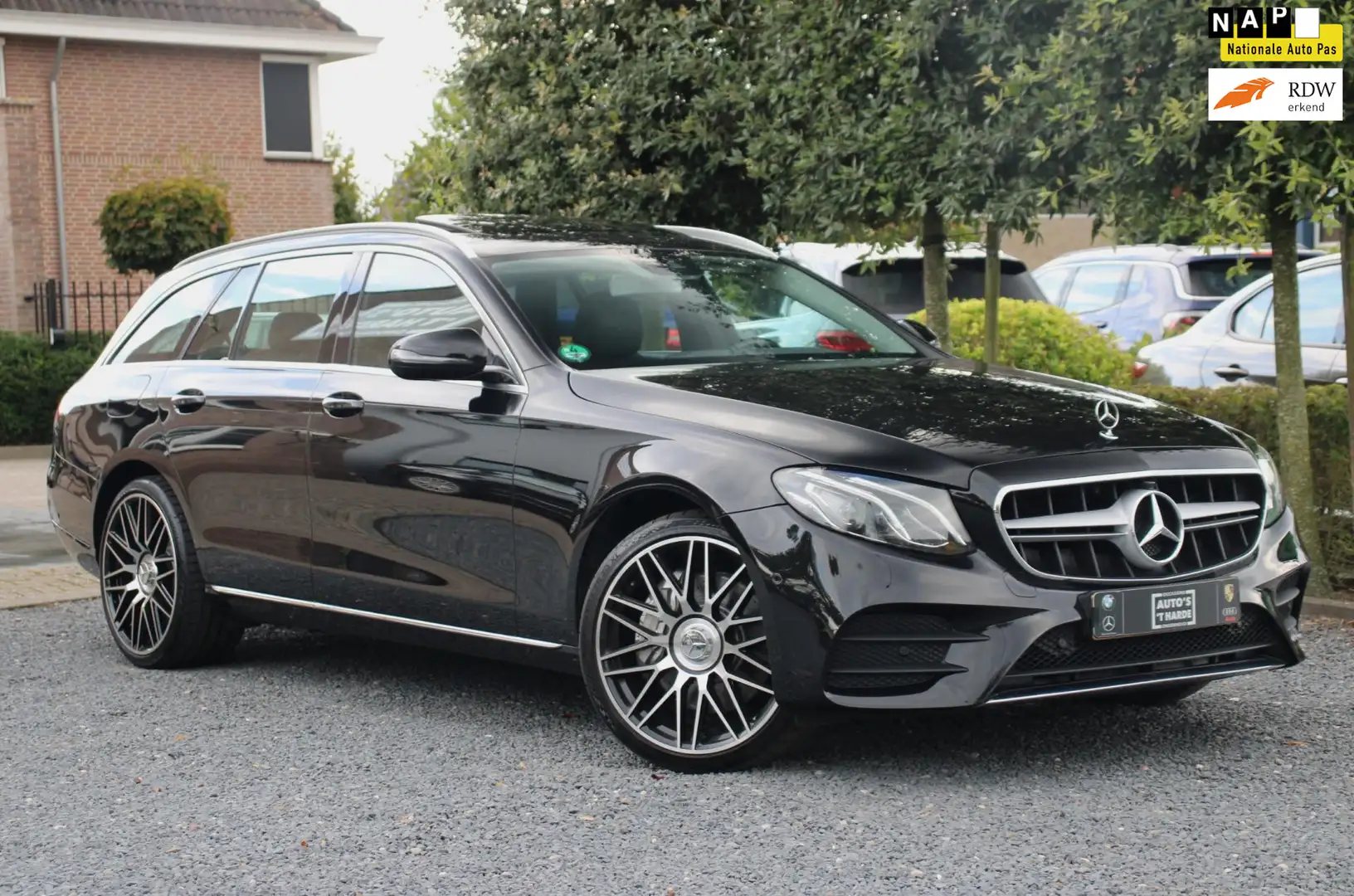 Mercedes-Benz E 400 Estate 4MATIC Premium Plus 333 PK Schuifdak Trekha Zwart - 1