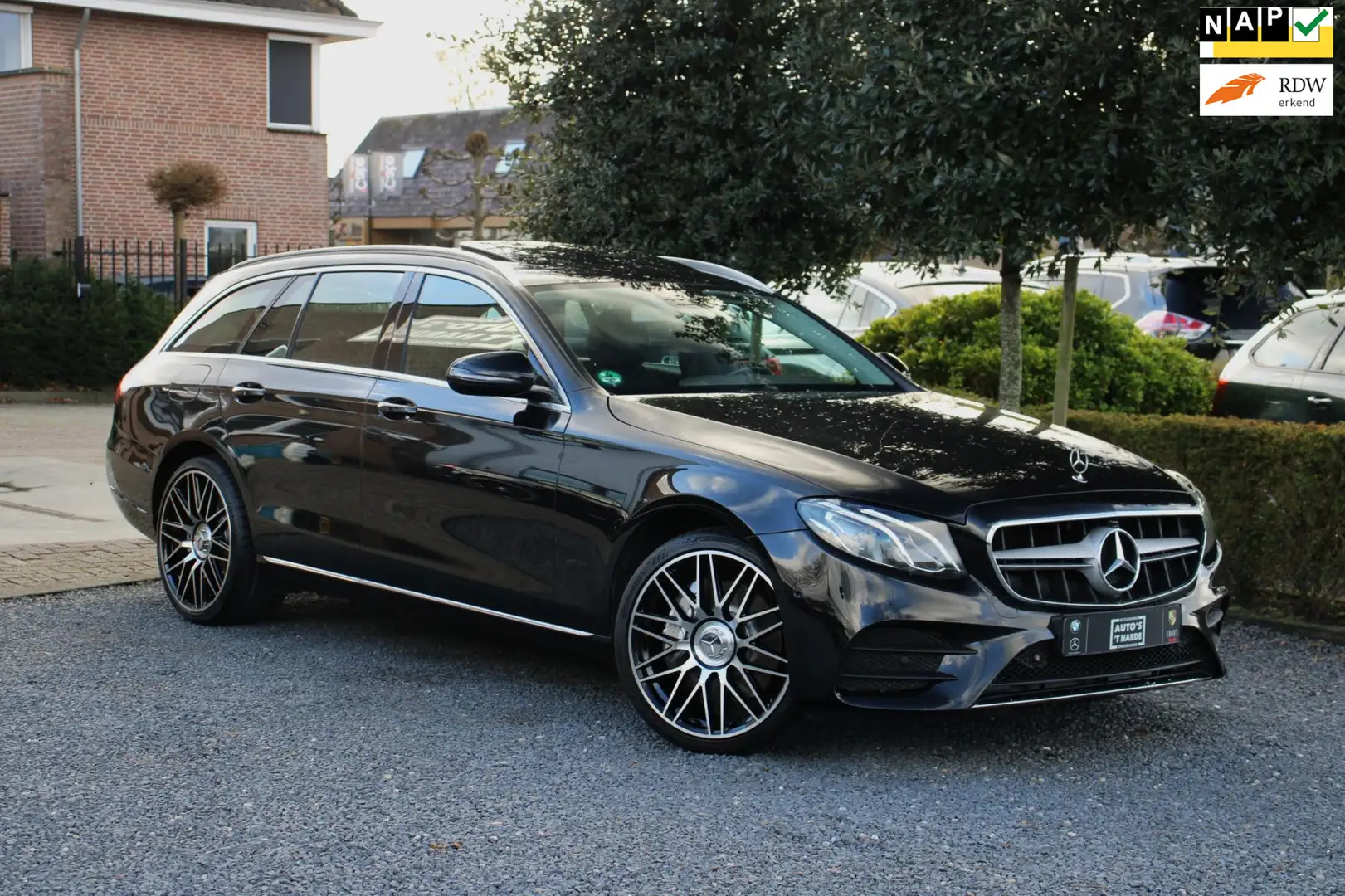 Mercedes-Benz E 400 Estate 4MATIC Premium Plus | Pano | Ambiance | Led Zwart - 1