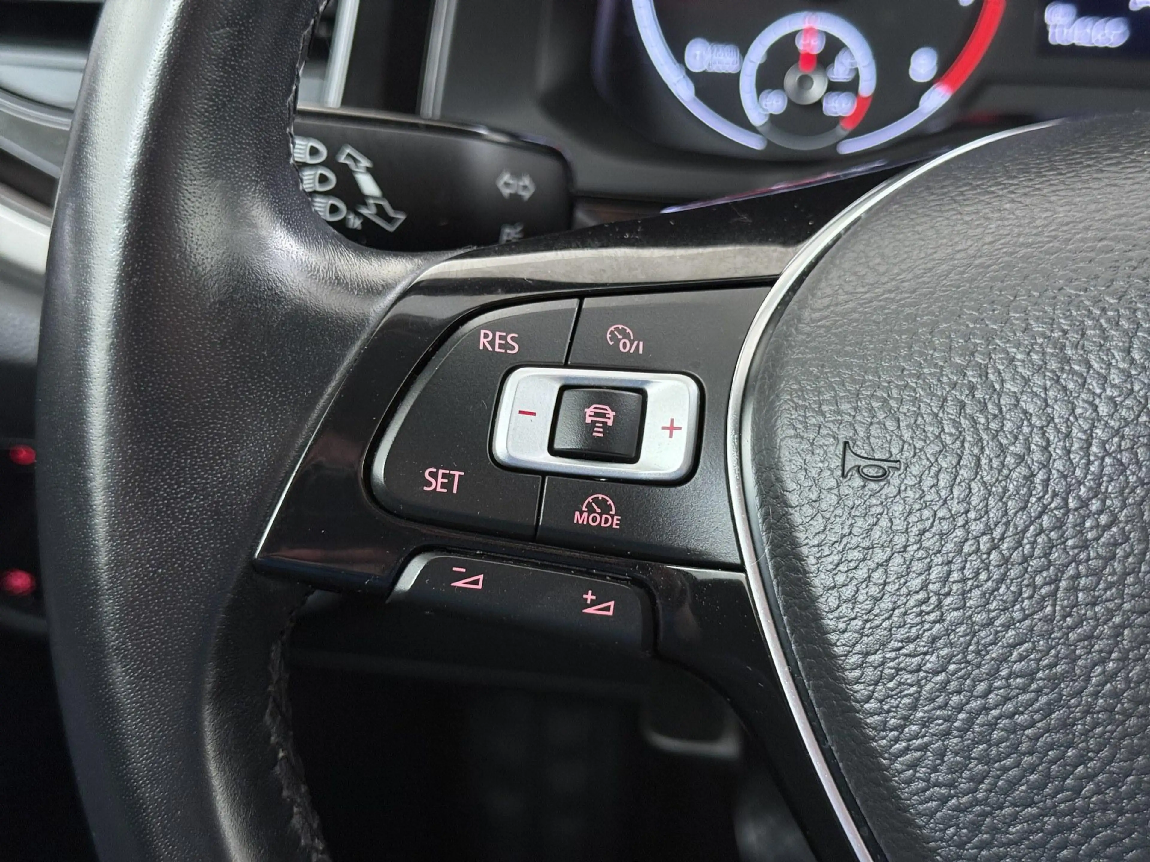 Volkswagen Polo 1.0 TSI Highline — photo 17