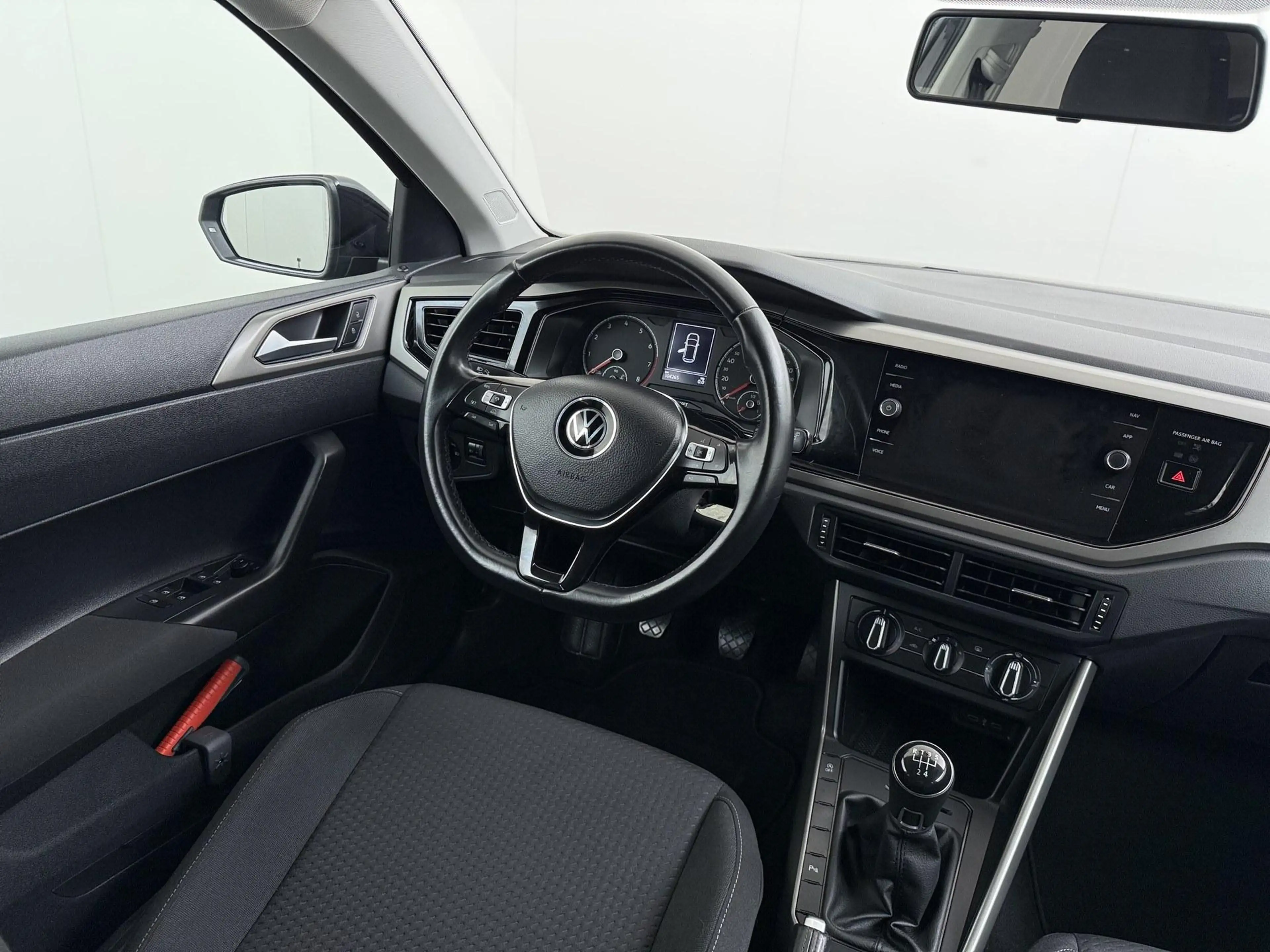 Volkswagen Polo 1.0 TSI Highline — photo 11