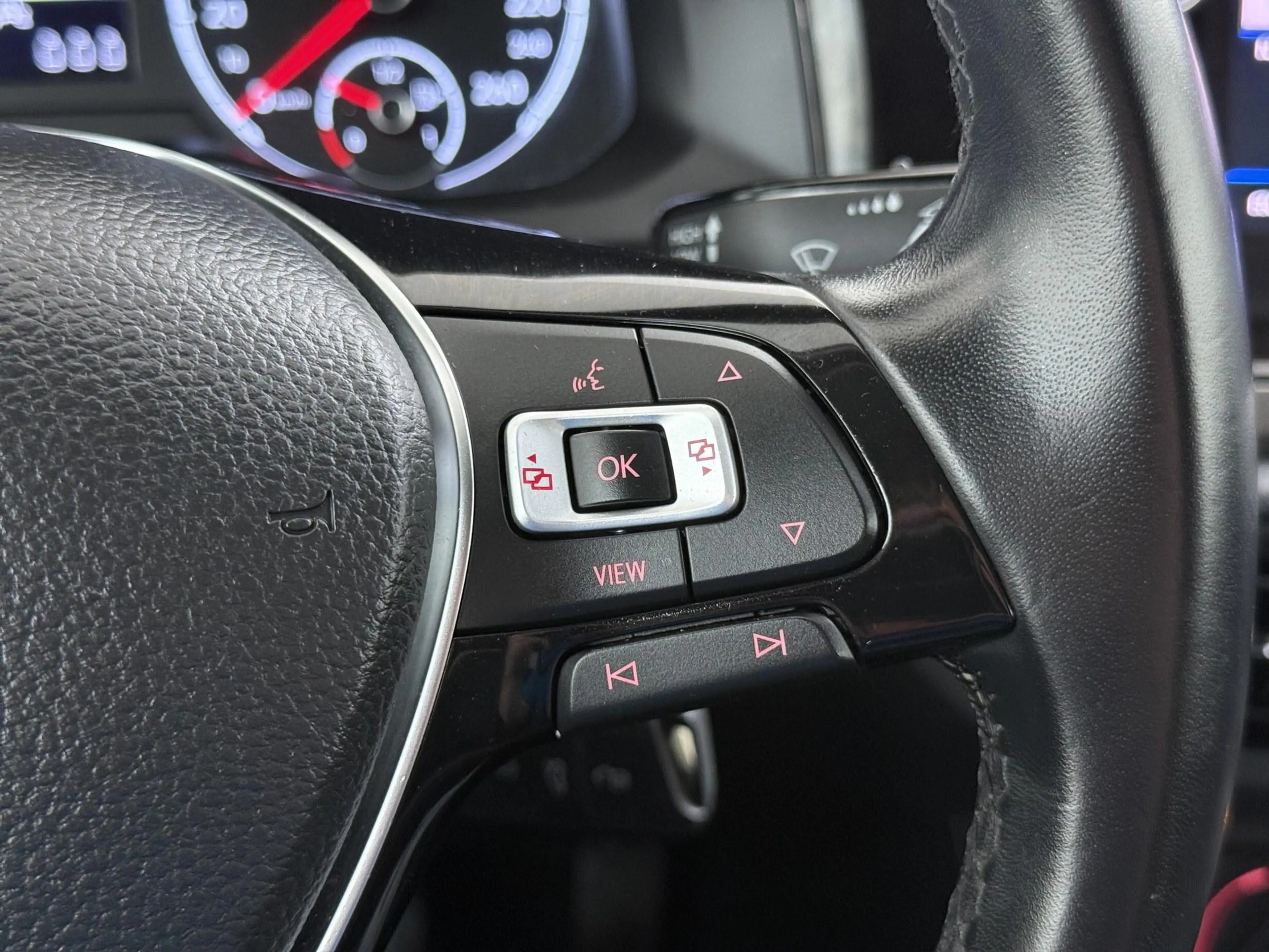 Volkswagen Polo 1.0 TSI Highline — photo 18