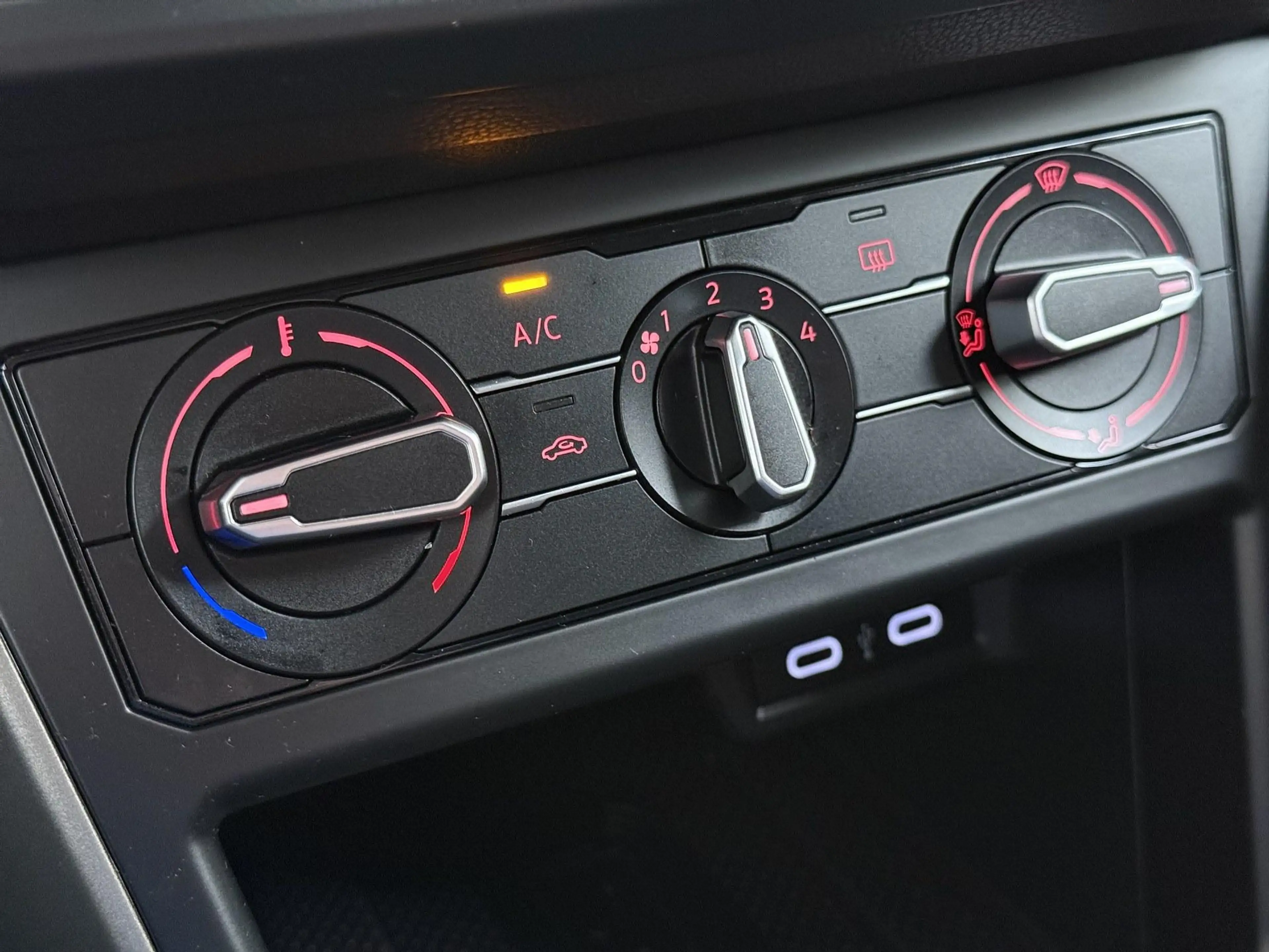 Volkswagen Polo 1.0 TSI Highline — photo 16