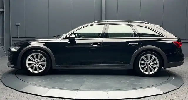 Audi A6 Allroad view 2