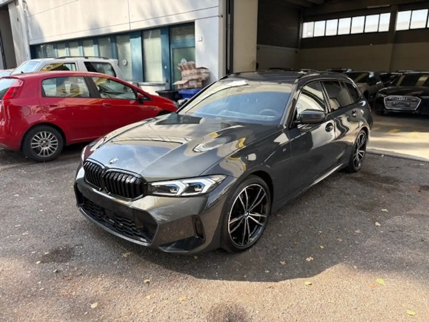 BMW 320 320d Touring mhev 48V xdrive MSport auto Grigio - 1
