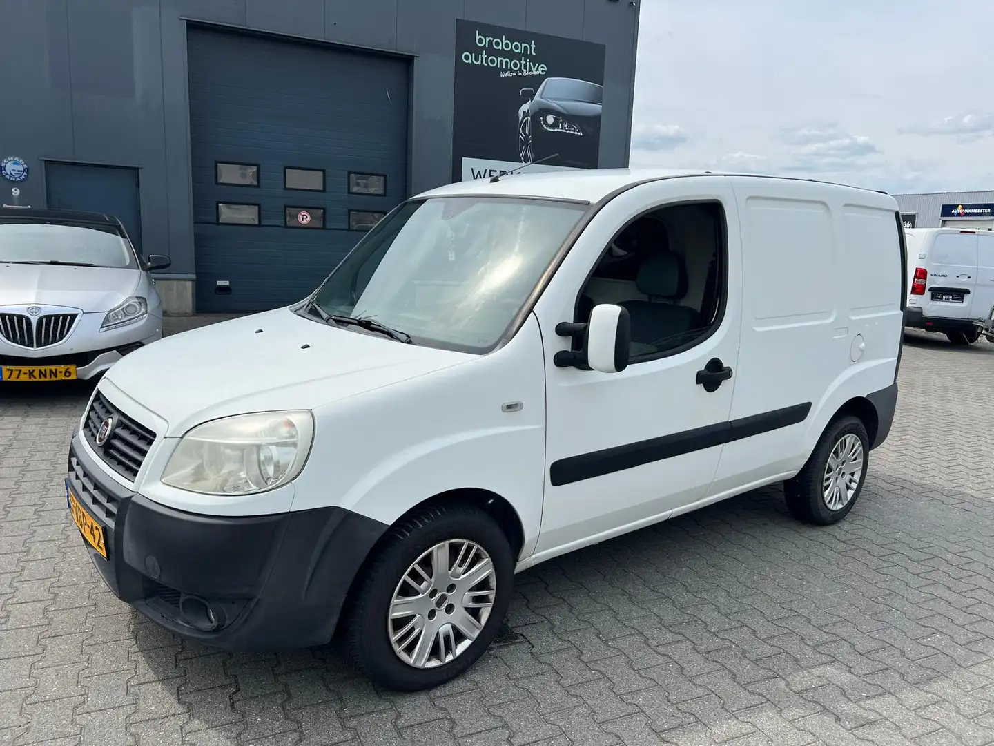 Fiat Doblo 1.9 MultiJet Top wij frissen de voorraad op - prij Wit - 1