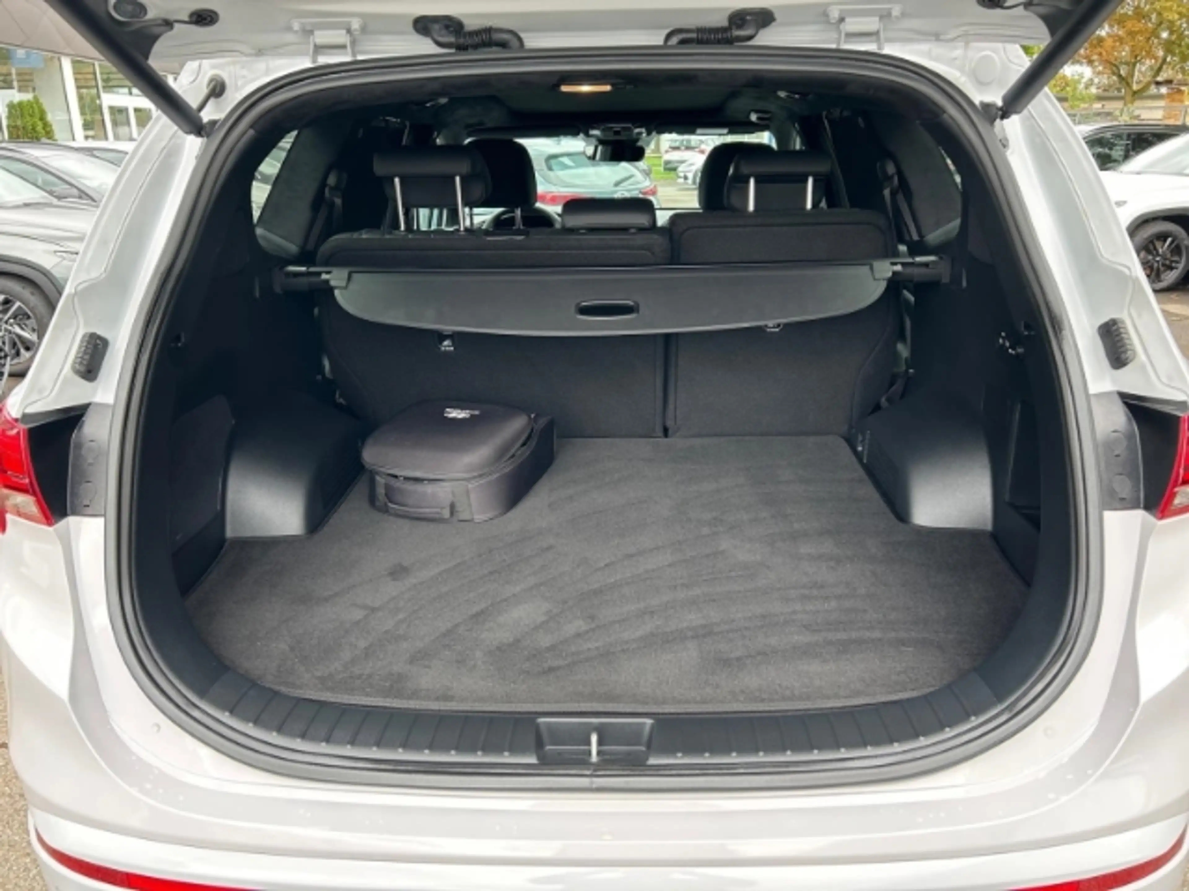 Hyundai SANTA FE Signature Plug-In Hybrid 4WD+Panoramadach — photo 12