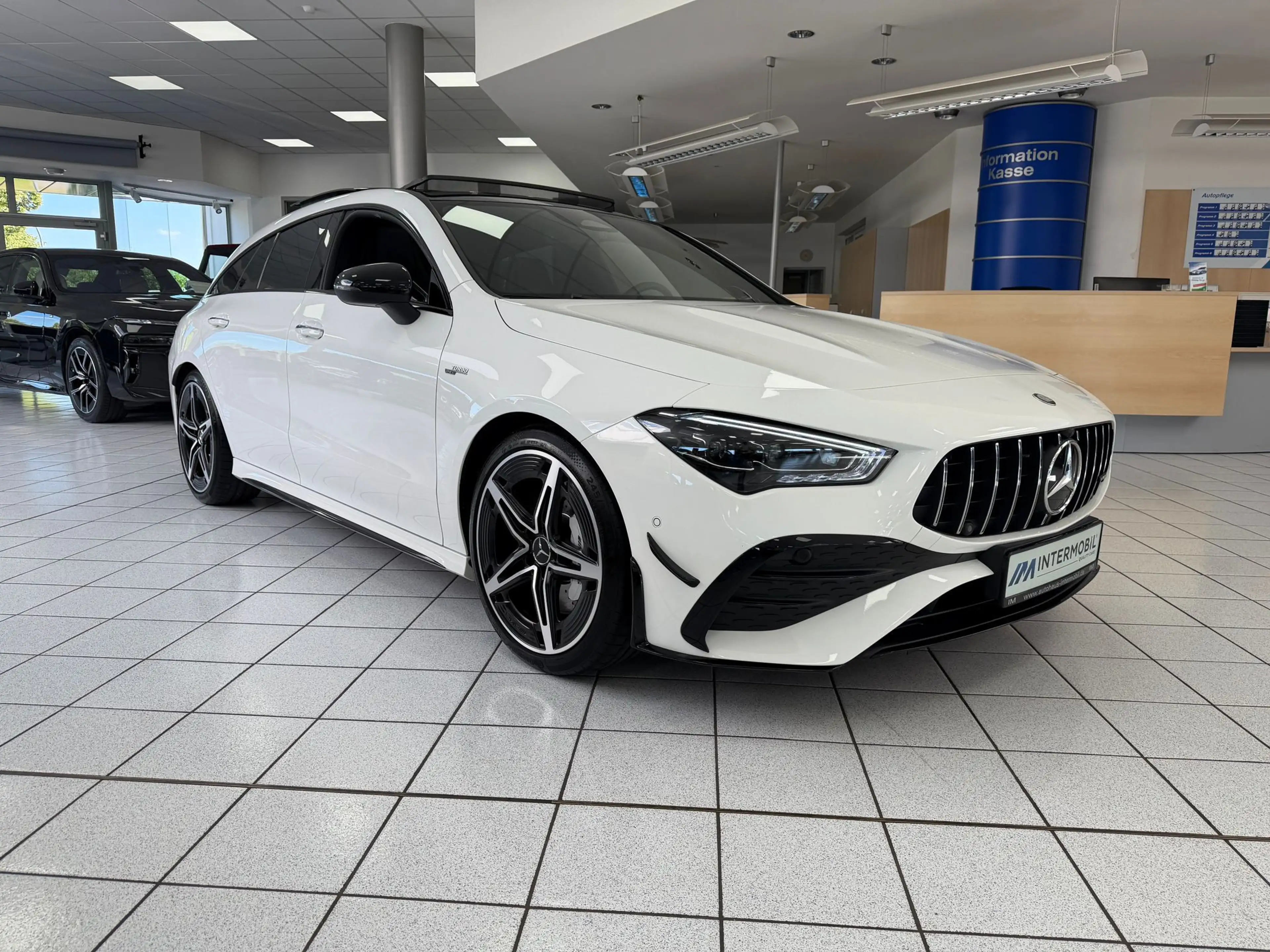 Mercedes-Benz CLA 35 AMG 4M*AERO-KIT*PANO*STHZG — photo 3