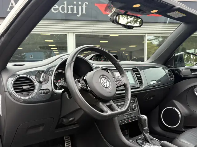 Volkswagen Beetle view 2