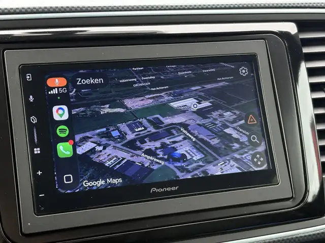 Volkswagen Beetle view 27
