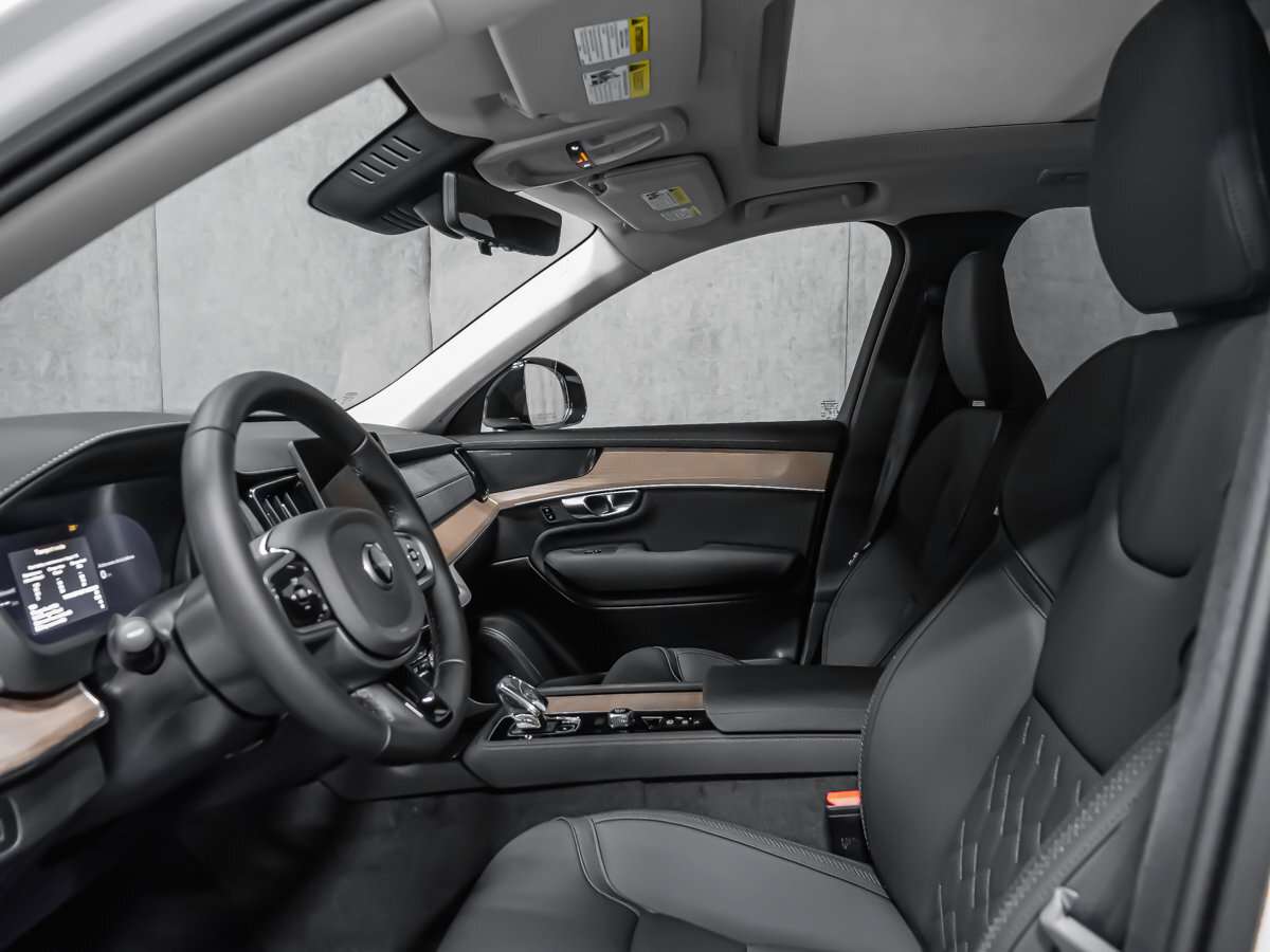 2026 Volvo XC90 Plus 7-Seater (Dark Theme) thumb 11