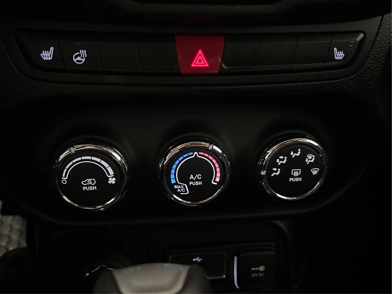Jeep Renegade снимка Jeep Renegade